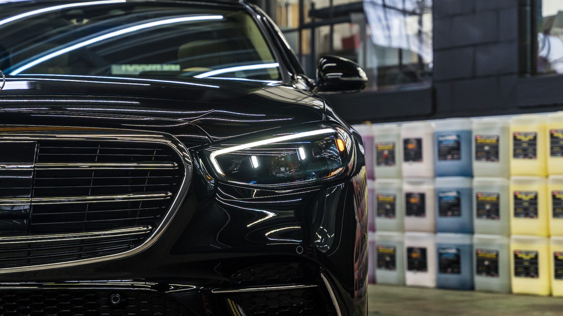 Black Mercedes-Benz S550 with deep ceramic gloss finish